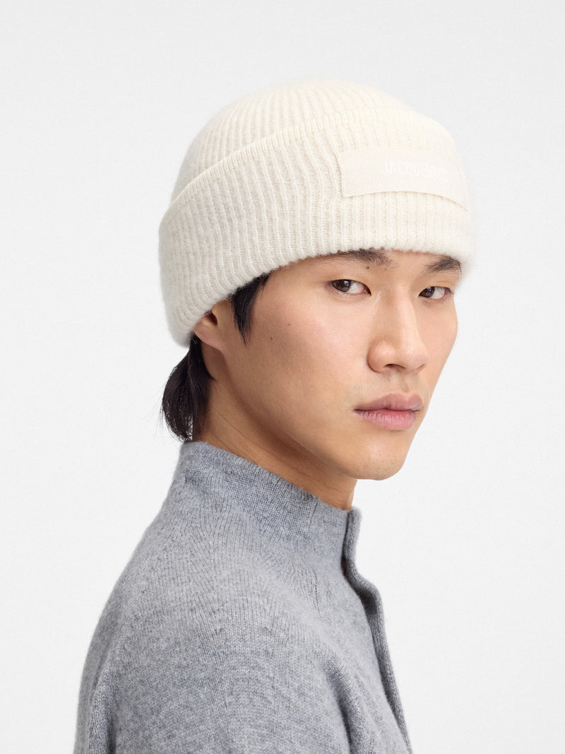 JACQUEMUS OFF-WHITE "LE BONNET GROS GRAIN" BEENIE