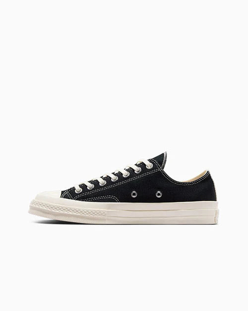 COMME DES GARÇONES PLAY CONVERSE SINGLE HEART LOW SNEAKER