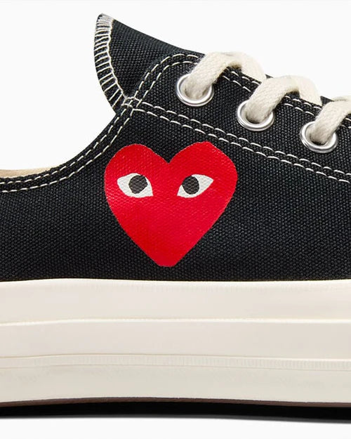 COMME DES GARÇONES PLAY CONVERSE SINGLE HEART LOW SNEAKER