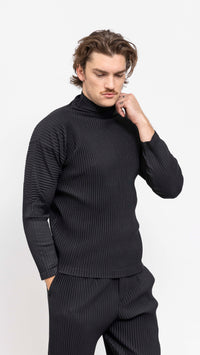 HOMME PLISSÉ BLACK MOCKNECK