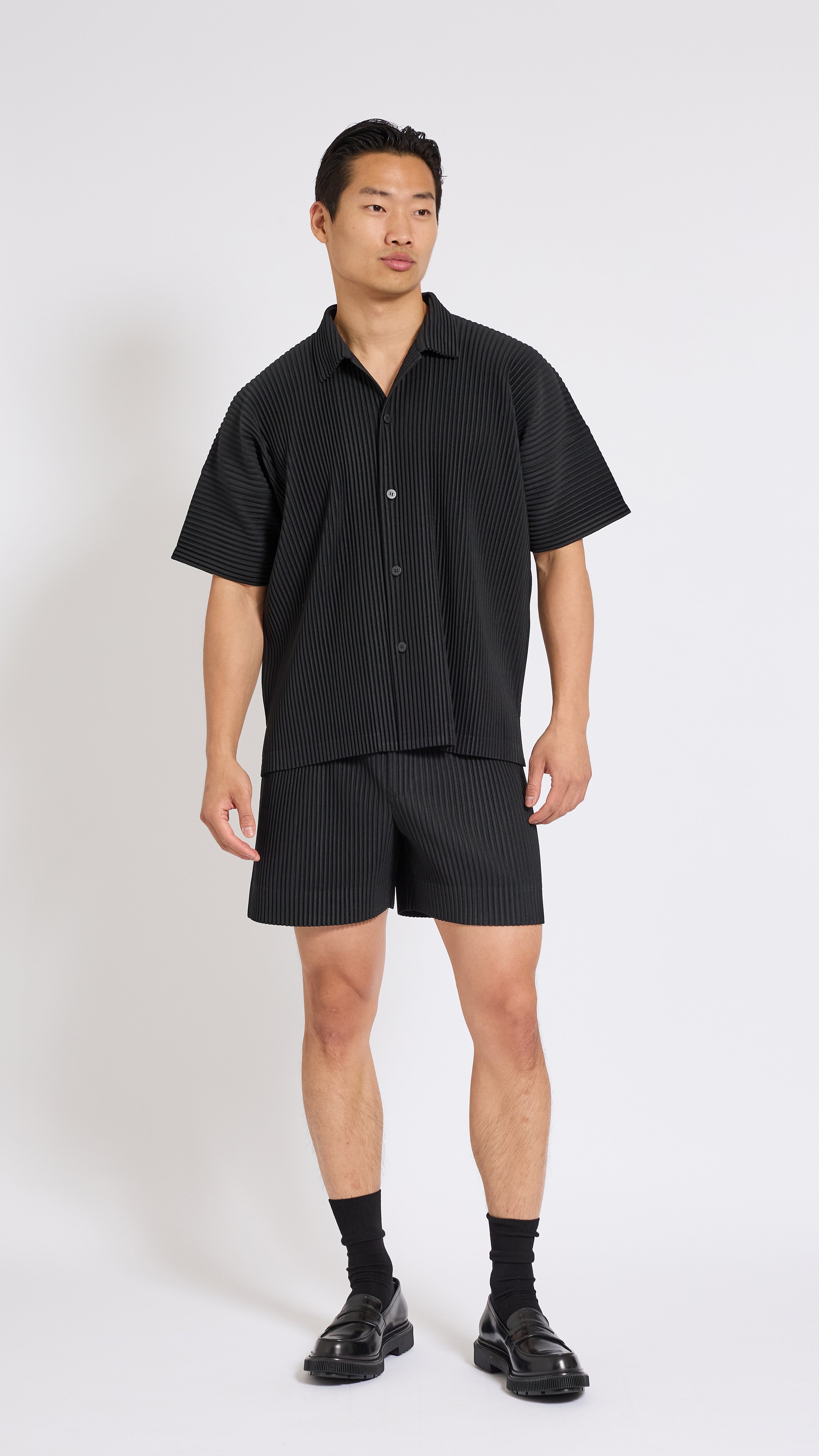 HOMME PLISSÉ ISSEY MIYAKE BLACK MAY SHIRT – AREA+001