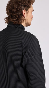 HOMME PLISSÉ BLACK OCTOBER SHIRT