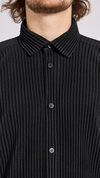 HOMME PLISSÉ BLACK OCTOBER SHIRT