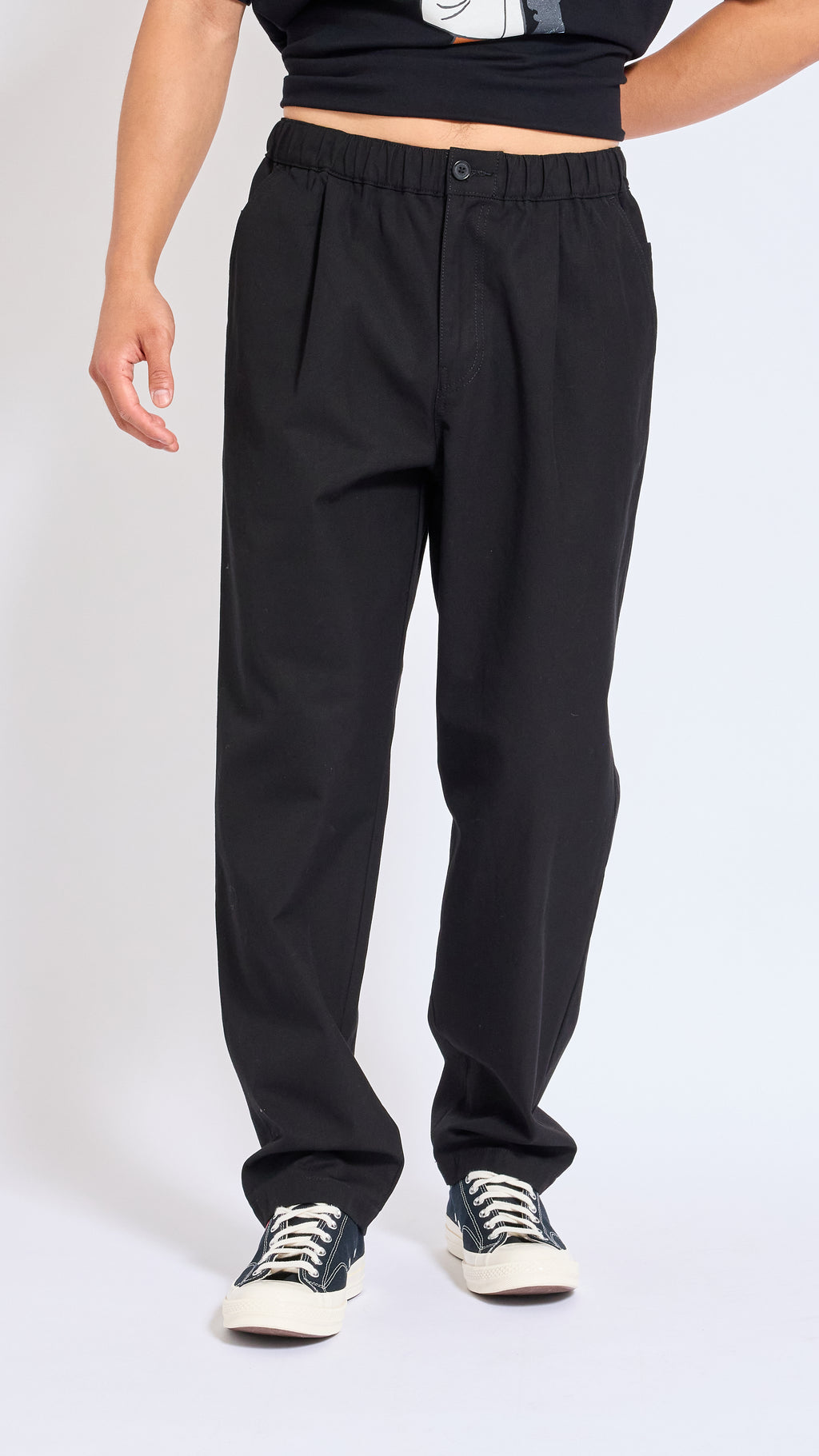 UNDERCOVER BLACK ELASTIC WAIST COTTON PANTS.
