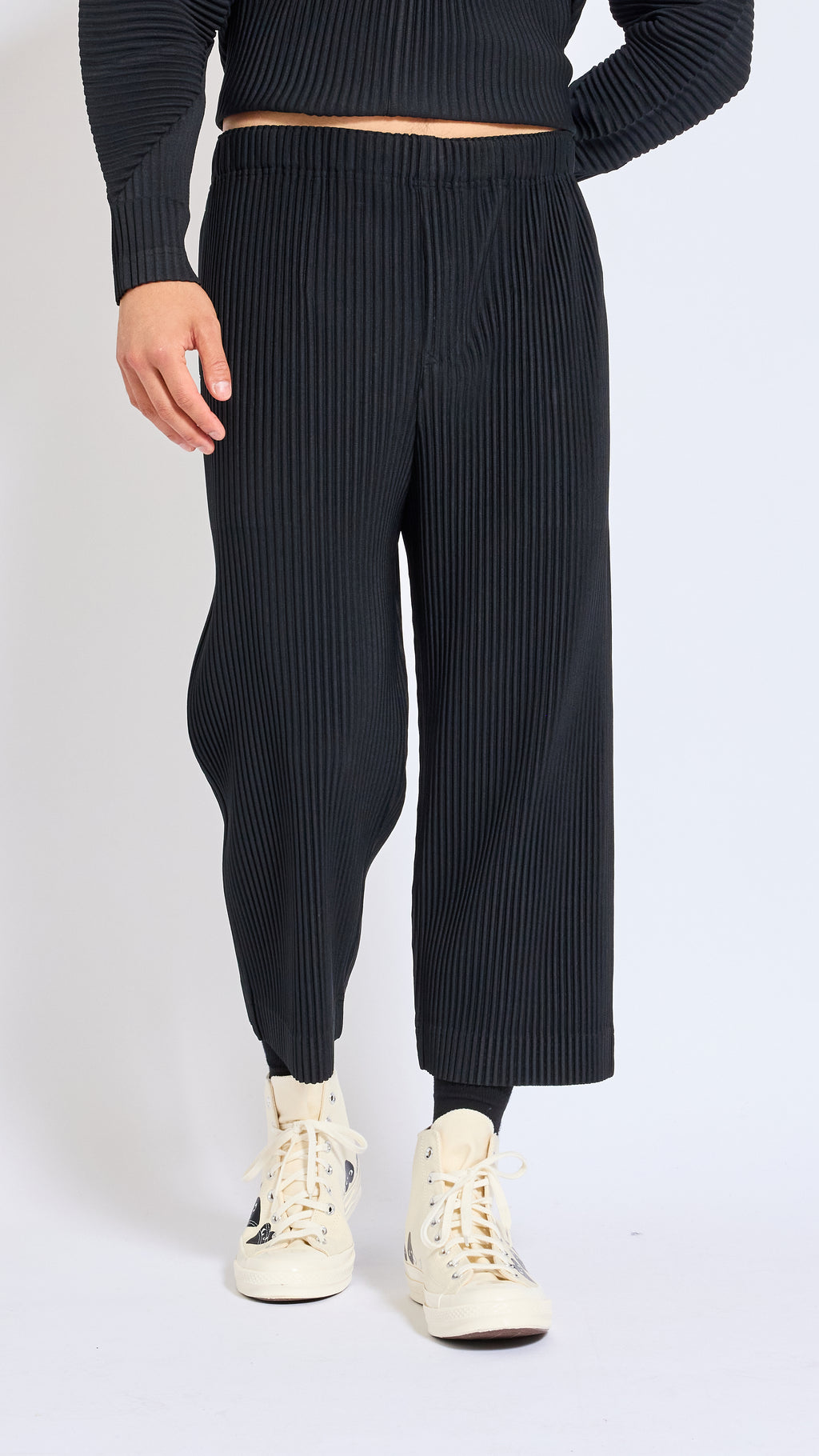 HOMME PLISSÉ ISSEY MIYAKE BLACK AUGUST PANTS