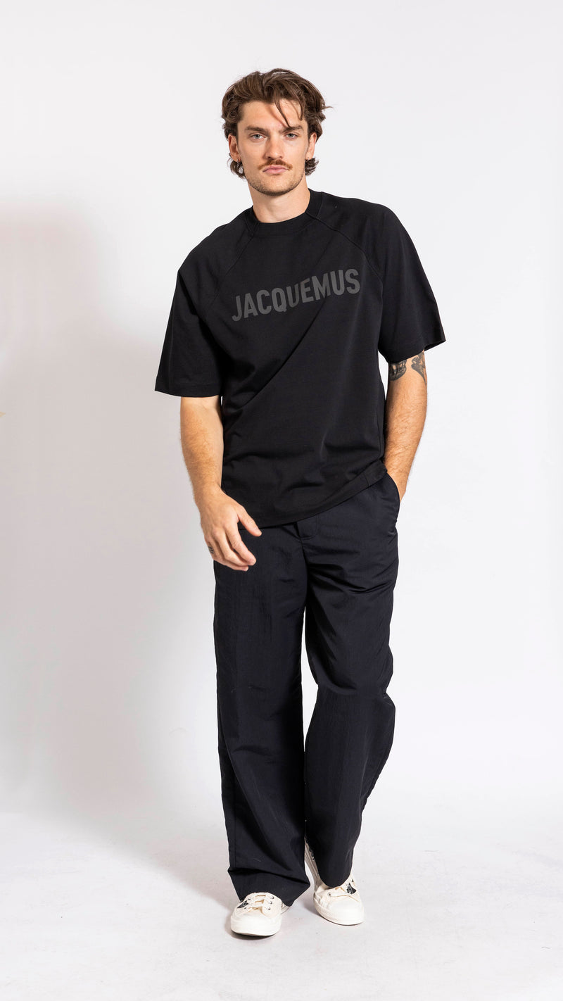 JACQUEMUS BLACK "LE T-SHIRT TYPO" T-SHIRT