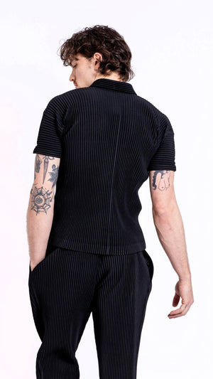 HOMME PLISSÉ ISSEY MIYAKE BLACK BASICS POLO