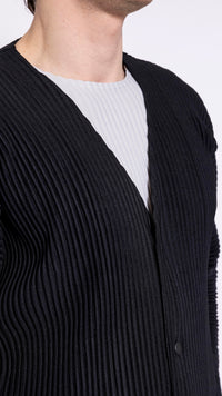 HOMME PLISSÉ ISSEY MIYAKE BLACK BASICS CARDIGAN