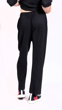 HOMME PLISSÉ ISSEY MIYAKE BLACK BASICS PANTS