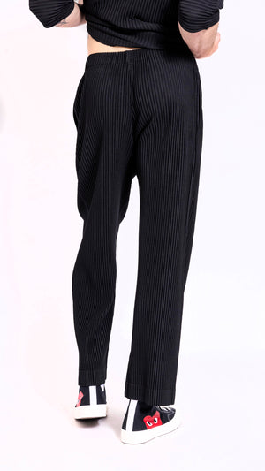 HOMME PLISSÉ ISSEY MIYAKE BLACK BASICS PANTS