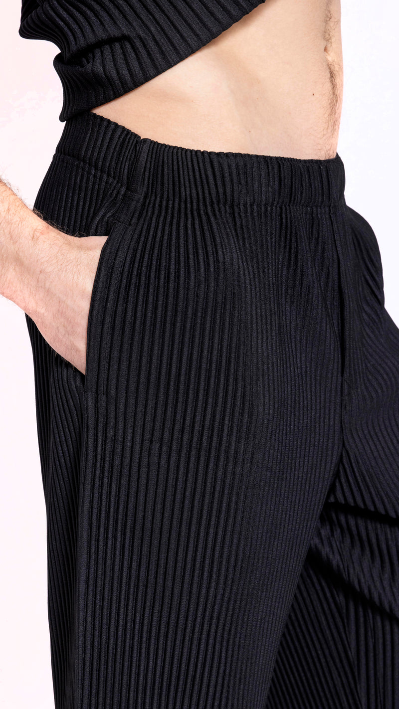 HOMME PLISSÉ ISSEY MIYAKE BLACK BASICS PANTS