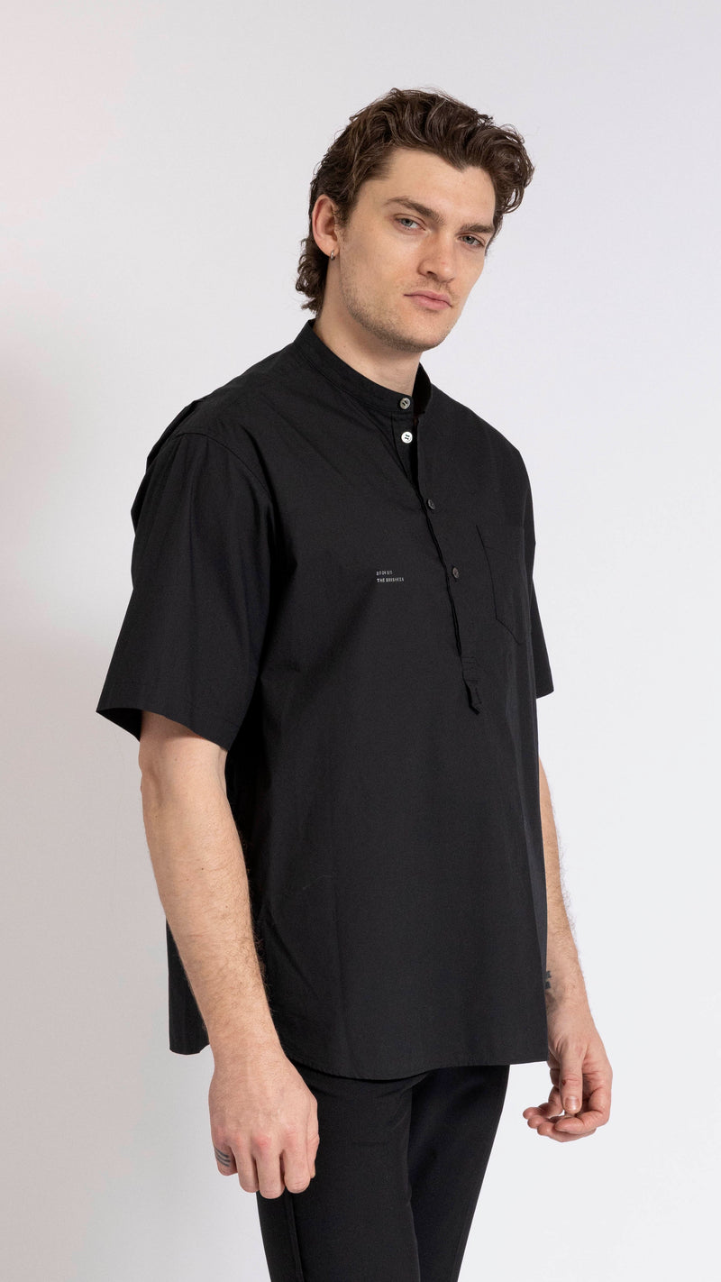 UNDERCOVER BLACK COLLARLESS PULLOVER SHIRT