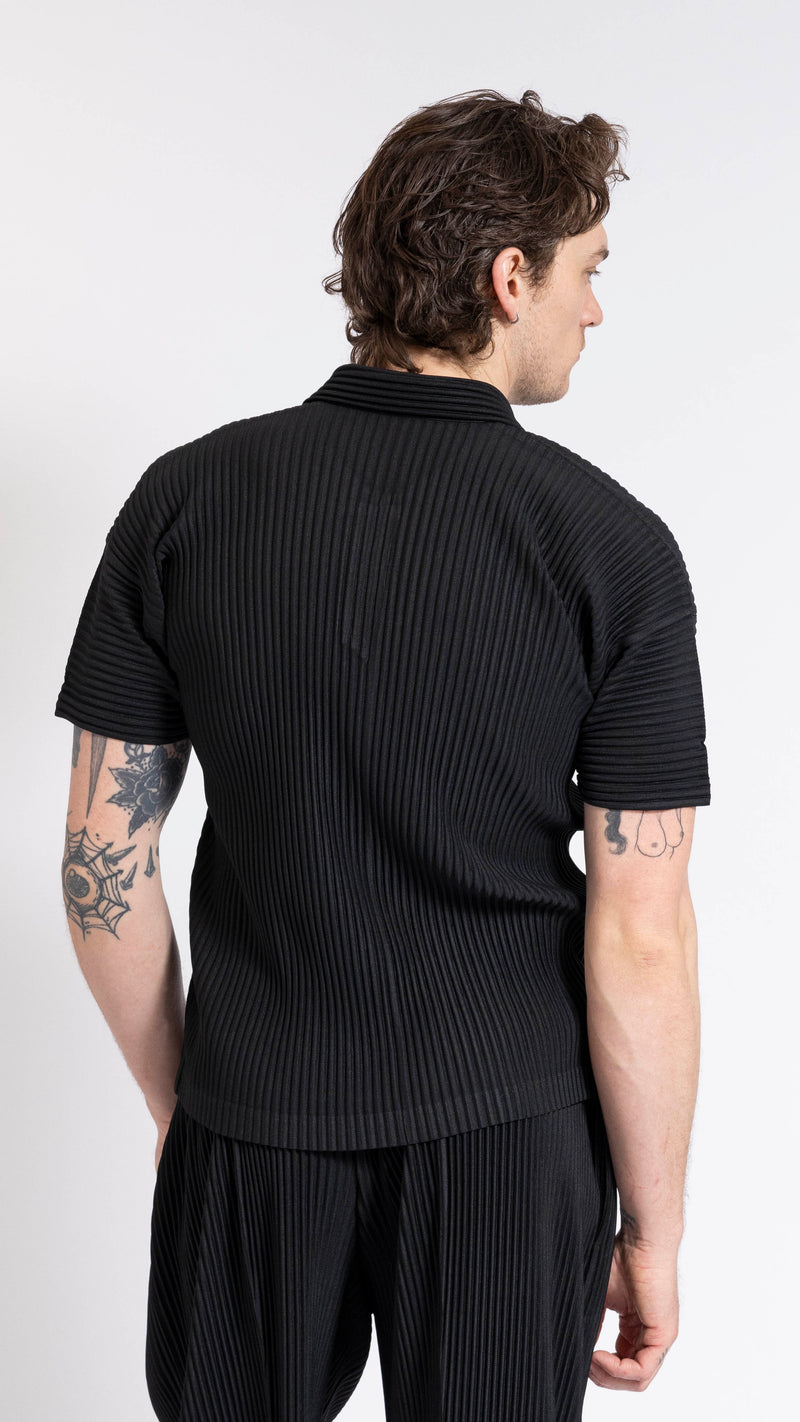 HOMME PLISSÉ ISSEY MIYAKE BLACK BASICS POLO