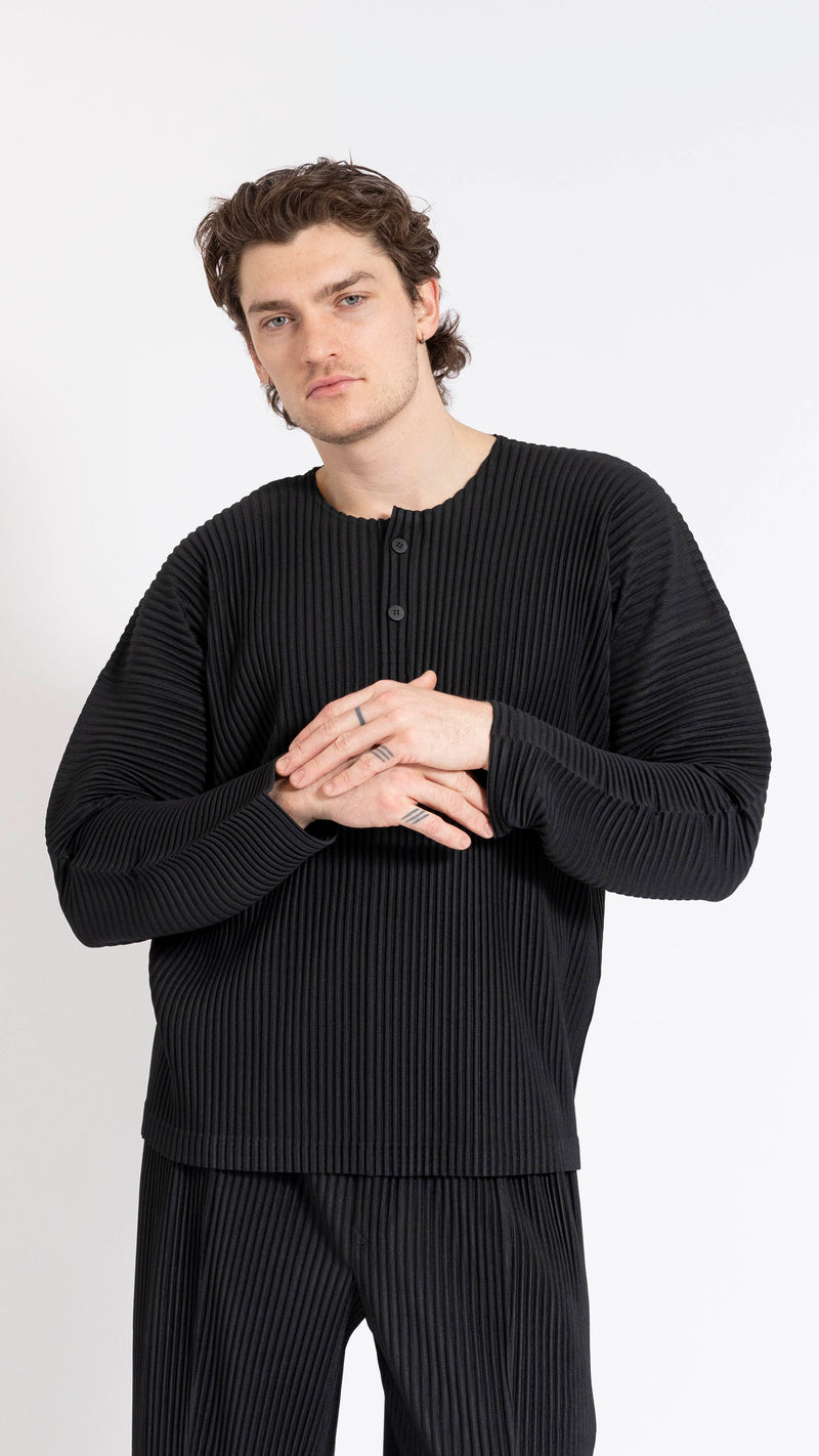 HOMME PLISSÉ ISSEY MIYAKE FEBRUARY HENLEY TOP