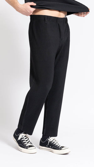 HOMME PLISSÉ ISSEY MIYAKE BLACK BASICS PANTS