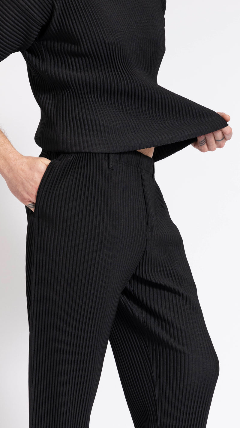 HOMME PLISSÉ ISSEY MIYAKE BLACK BASICS PANTS