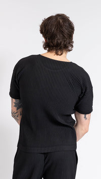 HOMME PLISSÉ ISSEY MIYAKE BLACK BASICS T-SHIRT