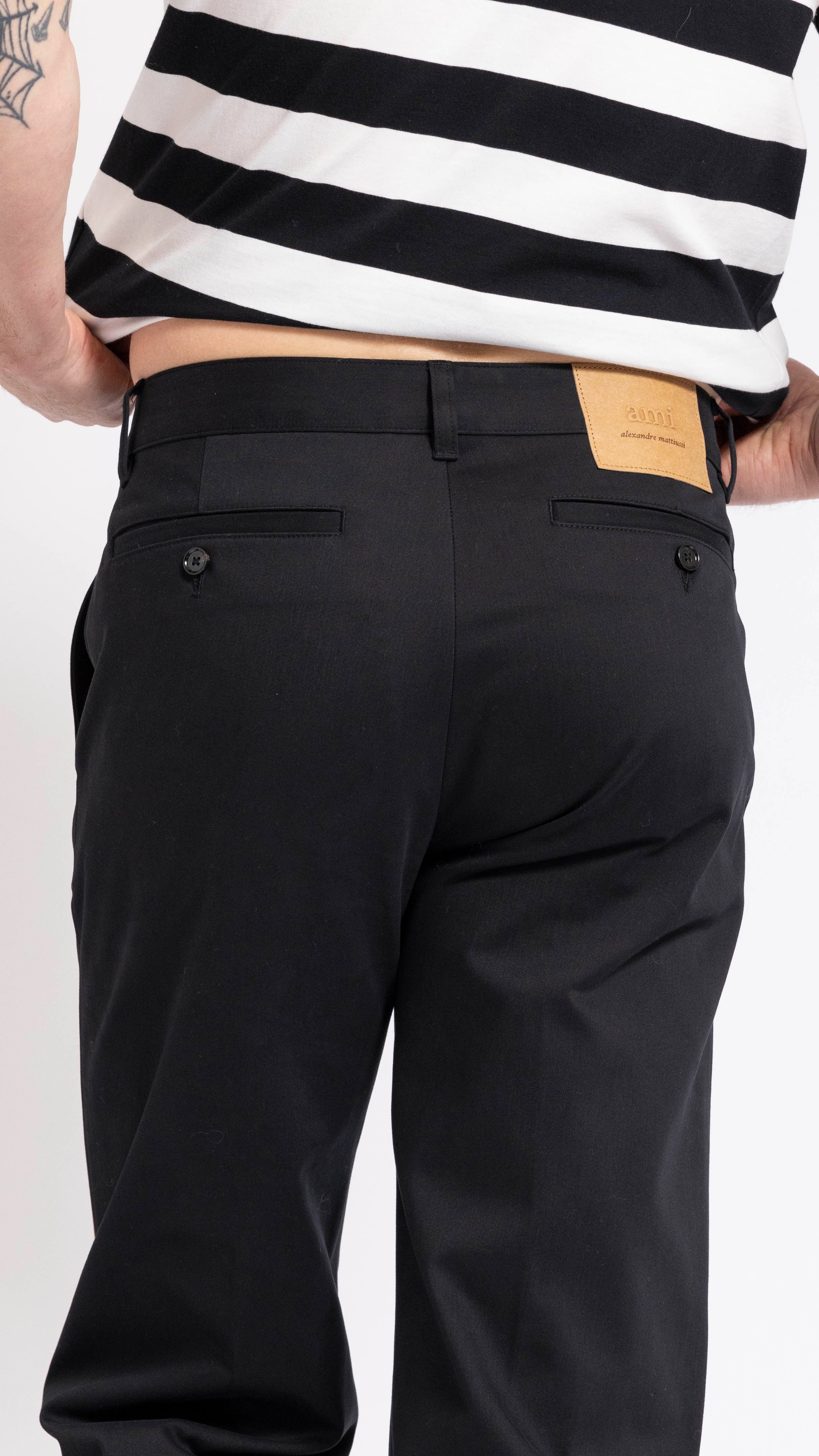 AMI PARIS BLACK STRAIGHT CUT COTTON CHINO PANTS – AREA+001