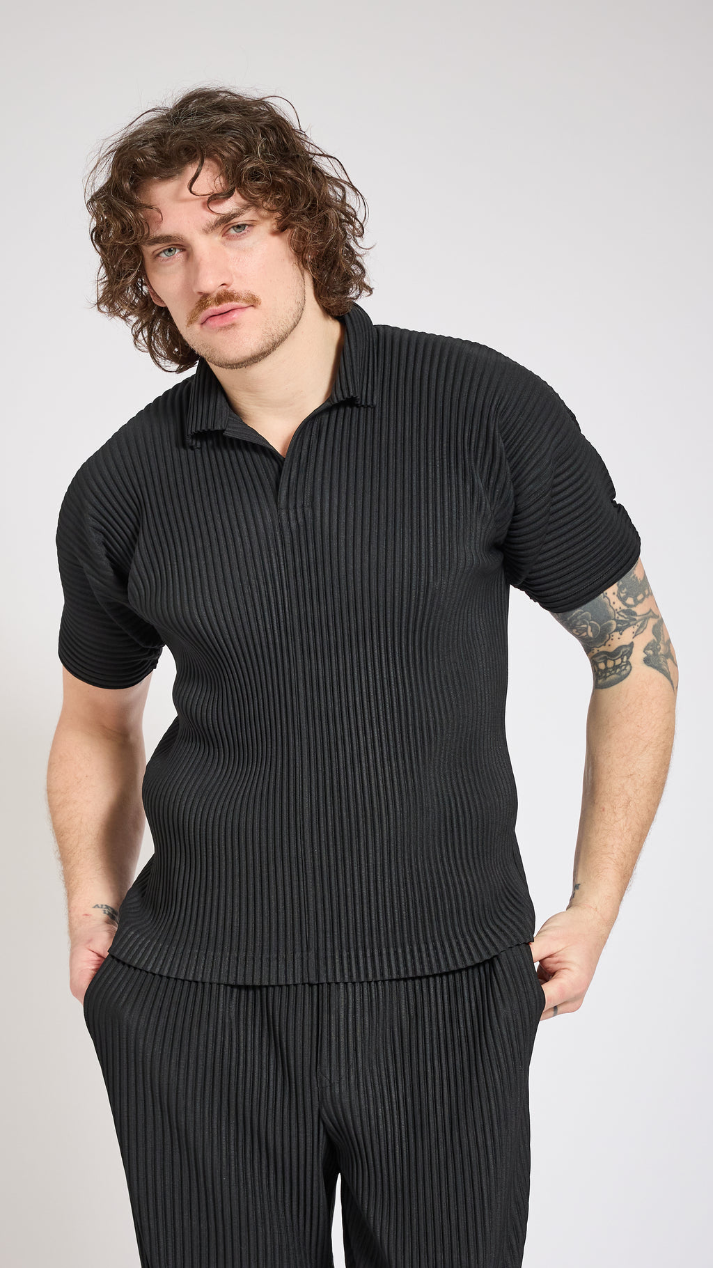 黒　サイズ2 HOMME PLISSÉ ISSEY MIYAKE BASICS BASICS – ISSEY MIYAKE ONLINE STORE