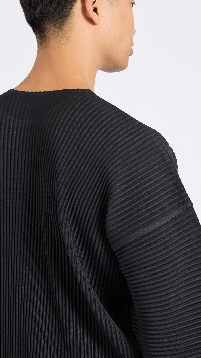 HOMME PLISSÉ BLACK BOXY MAY T-SHIRT