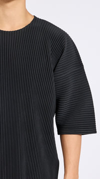 HOMME PLISSÉ BLACK BOXY MAY T-SHIRT